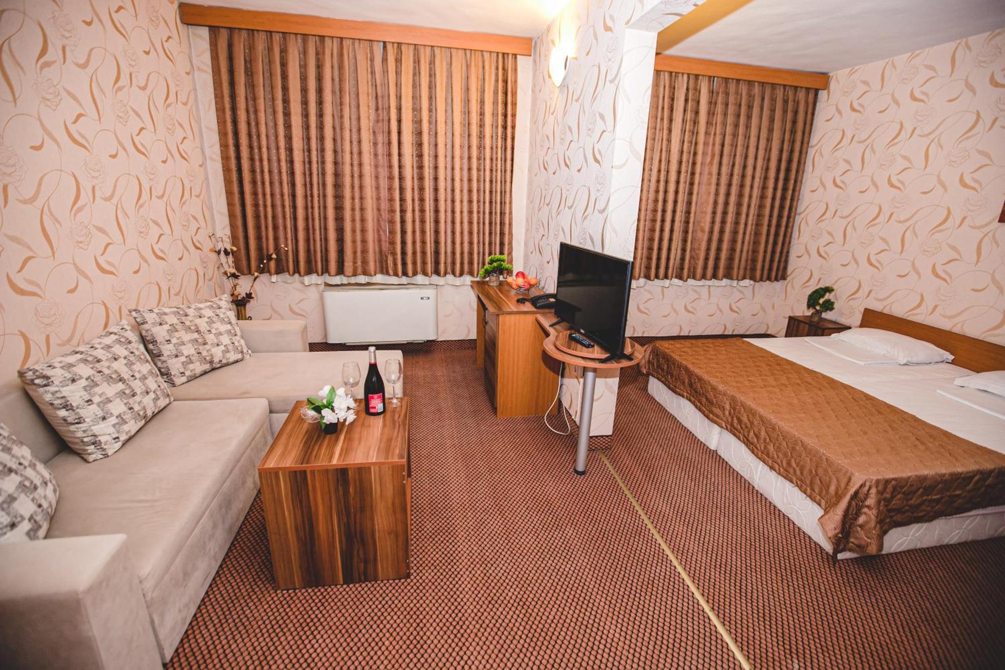 Rodopi Hotel Haskovo Eksteriør billede