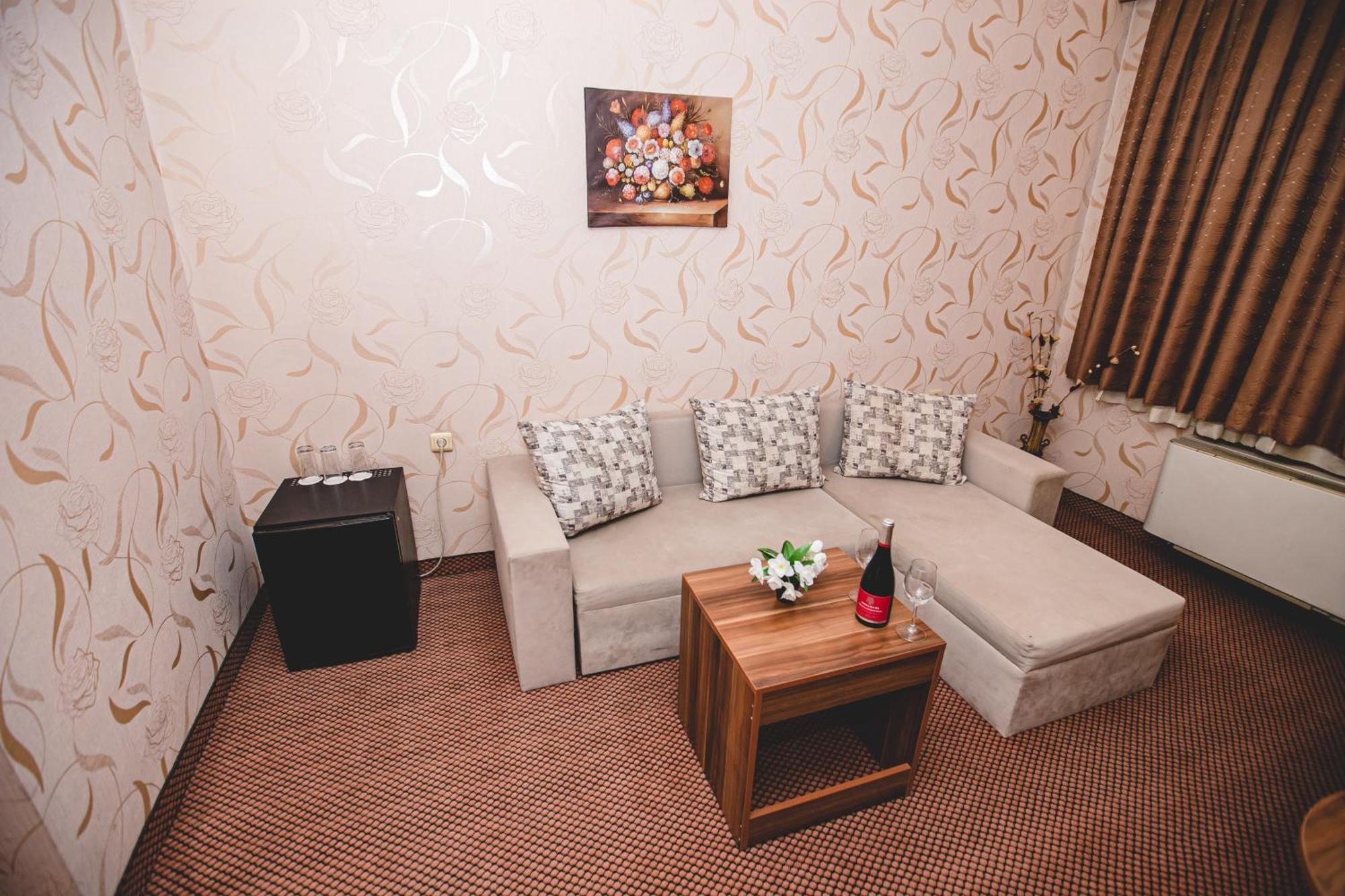 Rodopi Hotel Haskovo Eksteriør billede
