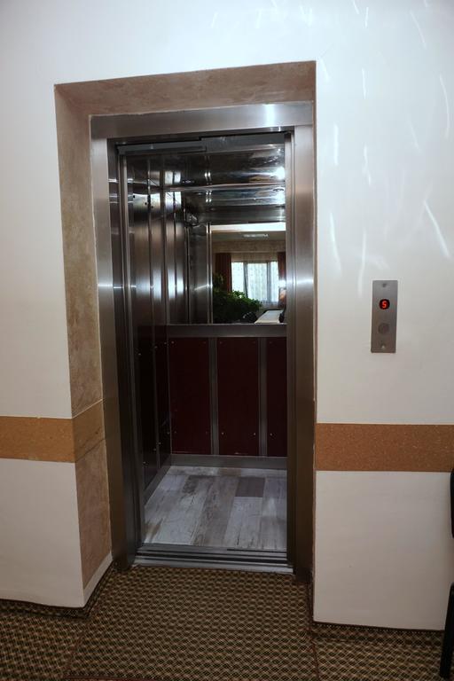 Rodopi Hotel Haskovo Eksteriør billede